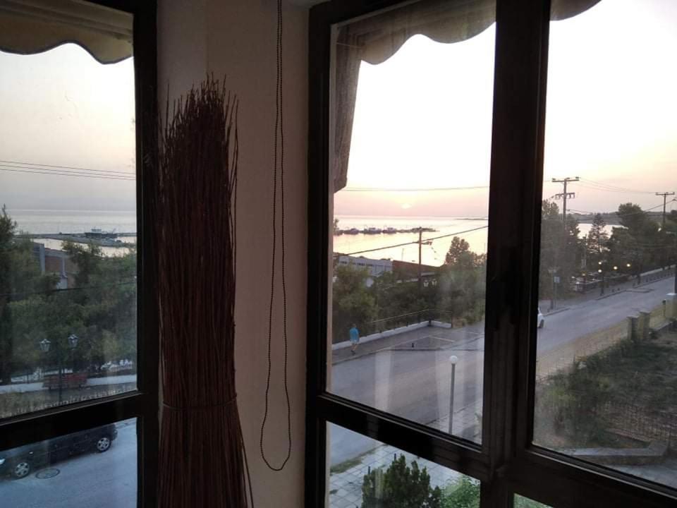Super View Seafront Apartment Nea Michaniona Exteriör bild